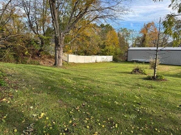 8 Elm St, North Brookfield MA 01535