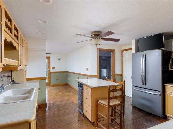 8 Elm St, North Brookfield MA 01535