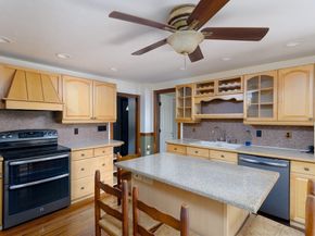8 Elm St, North Brookfield MA 01535
