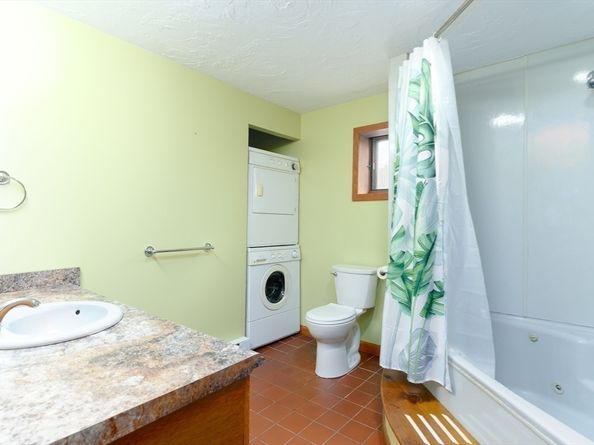 8 Elm St, North Brookfield MA 01535
