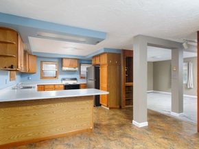 8 Elm St, North Brookfield MA 01535