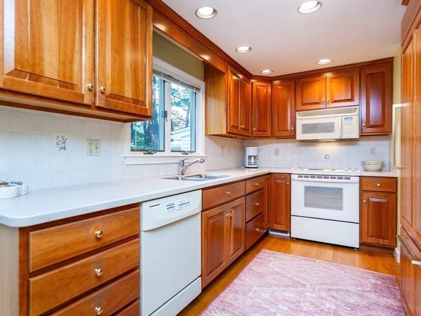 53 Davidson Rd, Framingham MA 01701