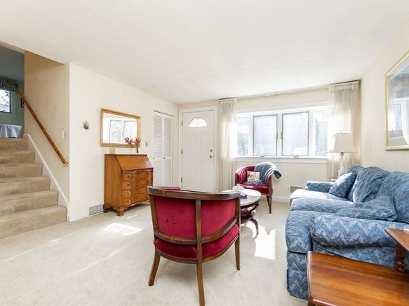 53 Davidson Rd, Framingham MA 01701