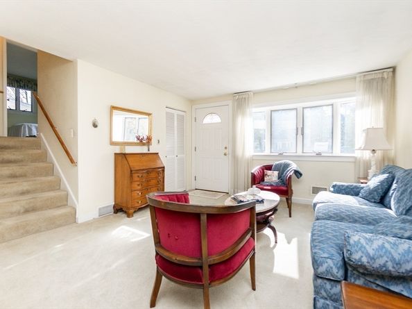 53 Davidson Rd, Framingham MA 01701