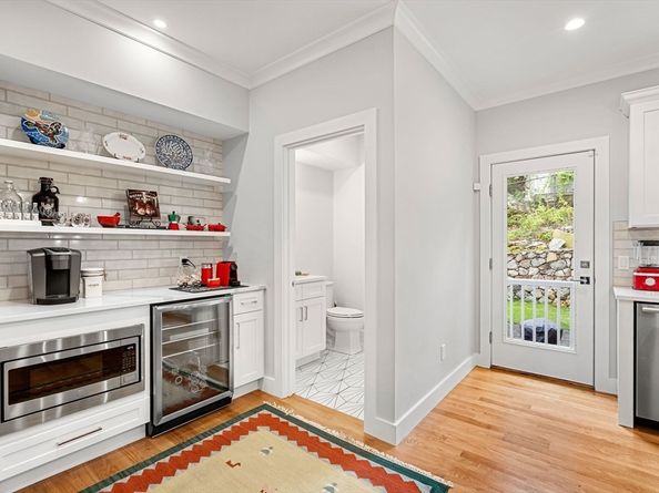 18 Breck Ave 18, Boston MA 02135