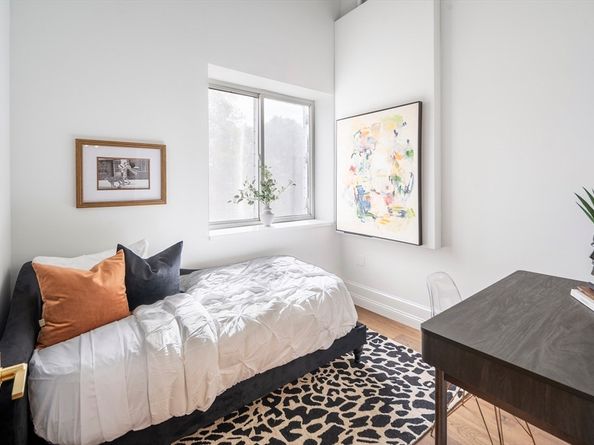 147 Sherman St 201, Cambridge MA 02140