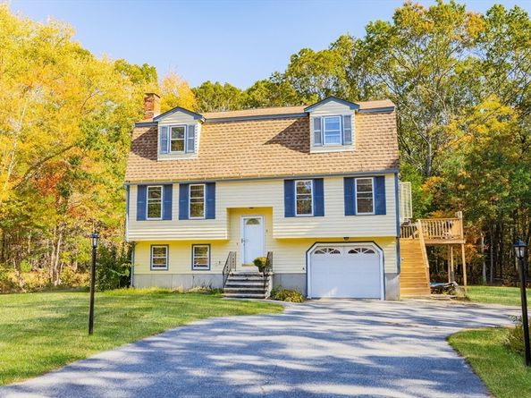 9 Laurie Ann Ln, Billerica MA 01862