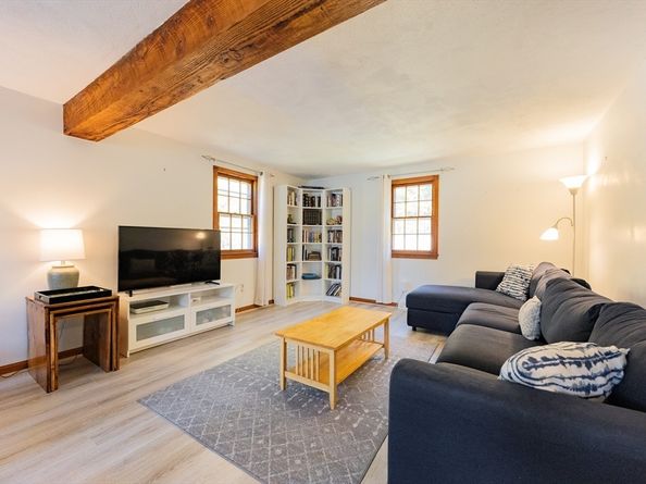 9 Laurie Ann Ln, Billerica MA 01862