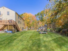 9 Laurie Ann Ln, Billerica MA 01862