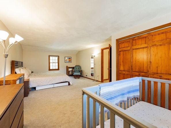9 Laurie Ann Ln, Billerica MA 01862