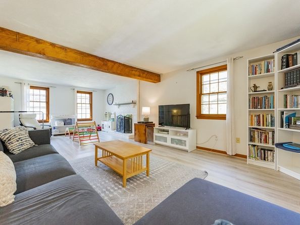 9 Laurie Ann Ln, Billerica MA 01862