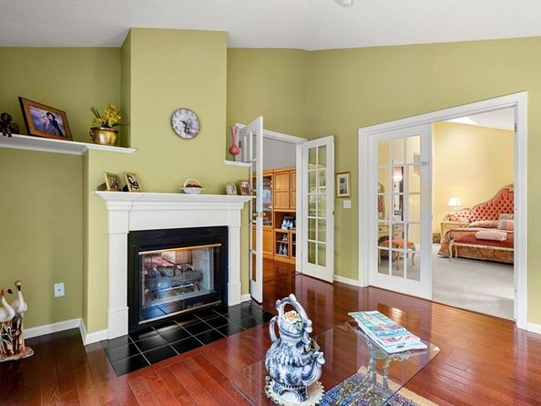 50 Hill Cir 50, Burlington MA 01803