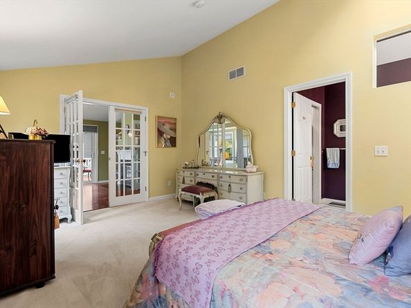 50 Hill Cir 50, Burlington MA 01803