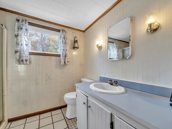 36 England Ave, Fitchburg MA 01420