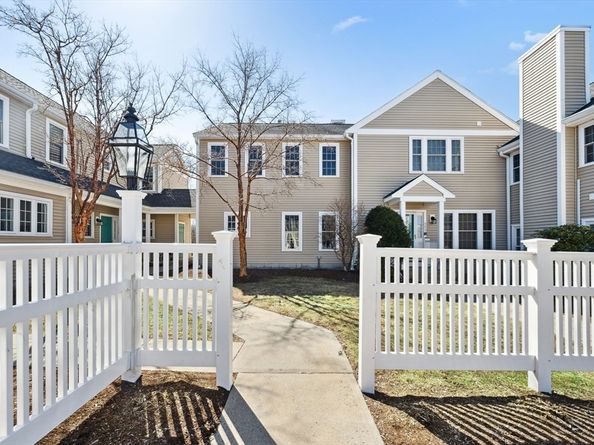 354 Tilden Commons Ln 354, Braintree MA 02184