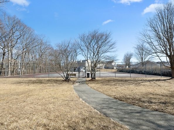 354 Tilden Commons Ln 354, Braintree MA 02184