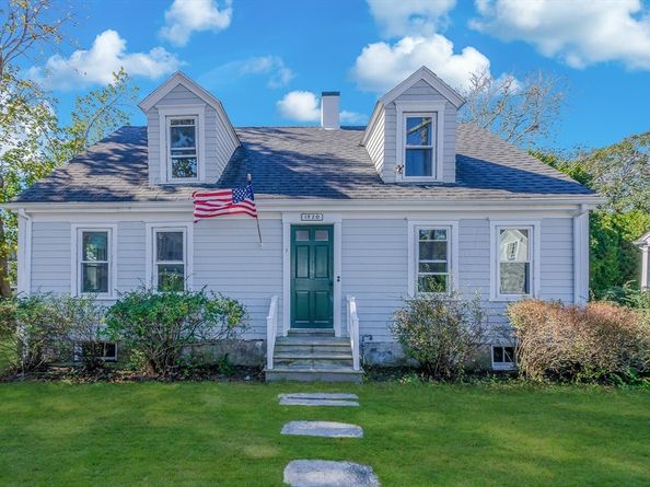 7 Pearl Street, Mattapoisett MA 02739