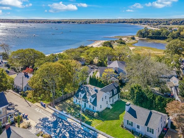 7 Pearl Street, Mattapoisett MA 02739
