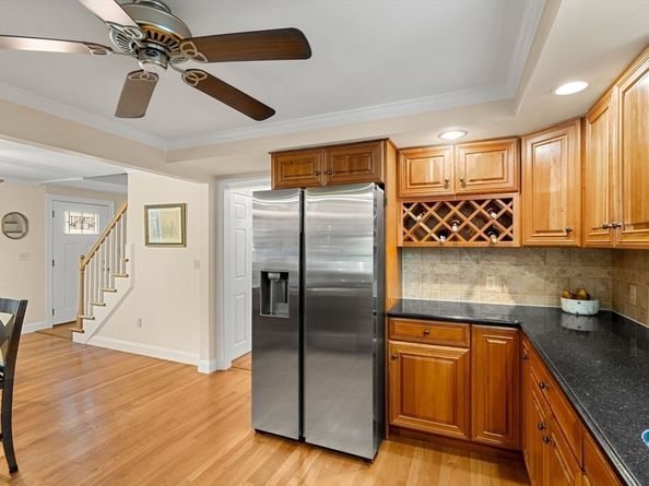 9 Upland Rd, Burlington MA 01803
