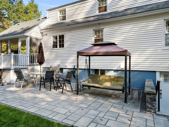 9 Upland Rd, Burlington MA 01803