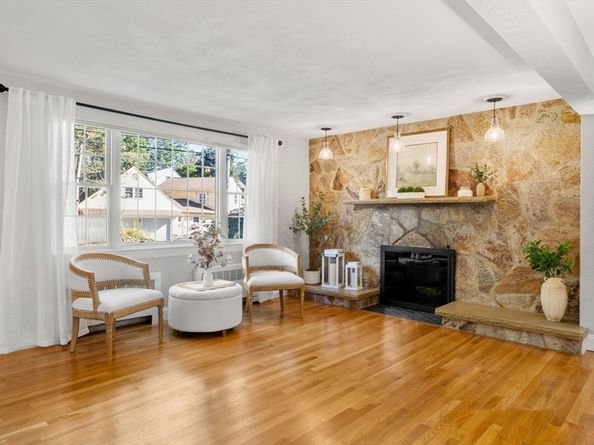 9 Upland Rd, Burlington MA 01803