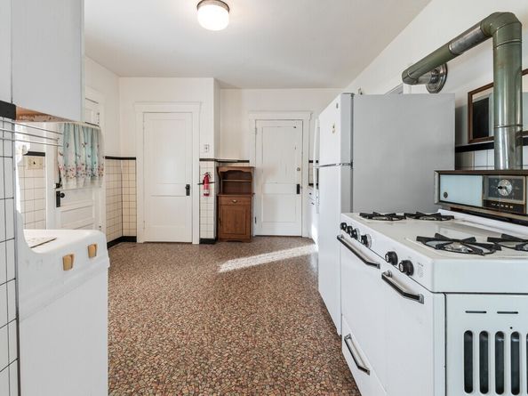 64 West Street, Leominster MA 01453