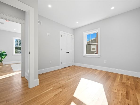 6 Ivy Cir, Winchester MA 01890