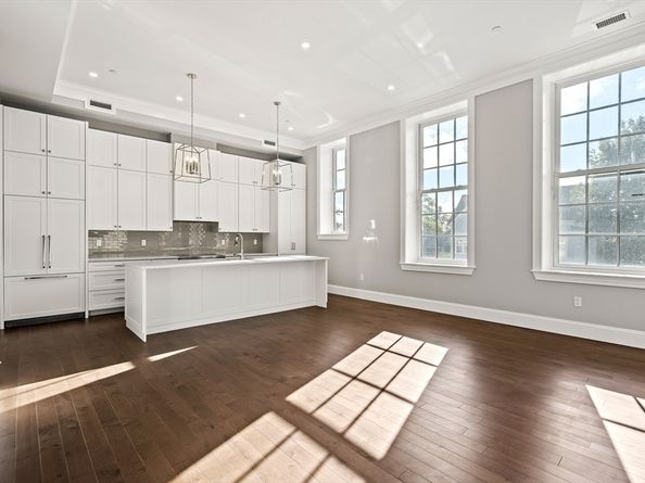 20 Mechanic Square 2, Marblehead MA 01945