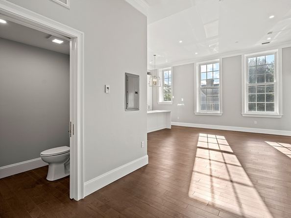 20 Mechanic Square 2, Marblehead MA 01945