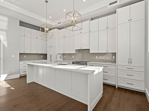 20 Mechanic Square 2, Marblehead MA 01945