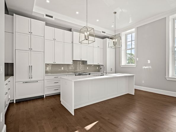 20 Mechanic Square 2, Marblehead MA 01945