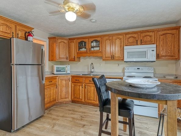 17 Fernwood Dr D, Leominster MA 01453