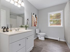 87 Crestwood Dr, Gardner MA 01440