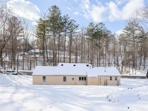 6 Hastings Rd, Spencer MA 01562