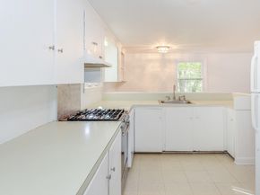 11 Captains Ln, Mattapoisett MA 02739