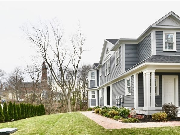 66 Pleasant Street 1, Marblehead MA 01945