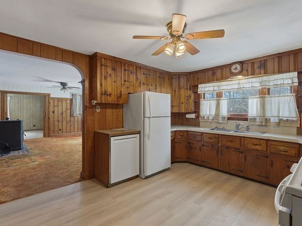 59 Oriole St., Gardner MA 01440