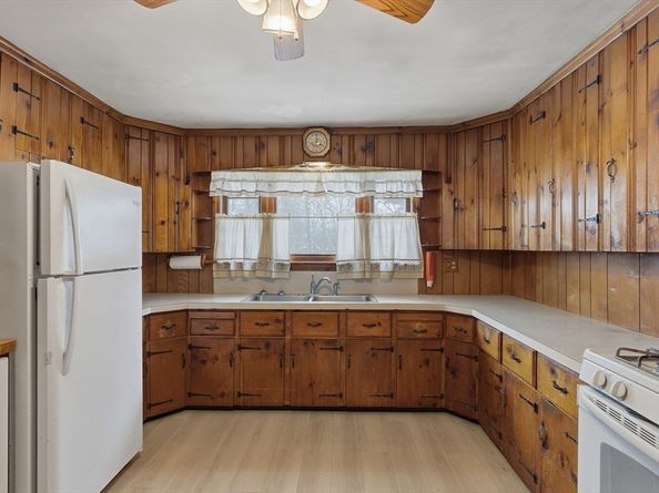 59 Oriole St., Gardner MA 01440