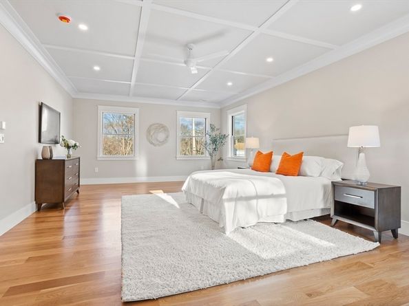 6 Parker Road, Bedford MA 01730