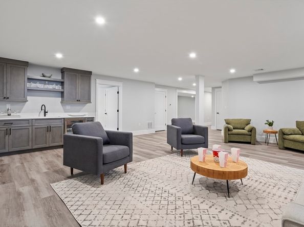 6 Parker Road, Bedford MA 01730