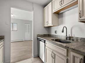 159 Franklin E6, Stoneham MA 02180