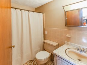 51 Stoughton St, Quincy MA 02169