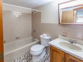 51 Stoughton St, Quincy MA 02169