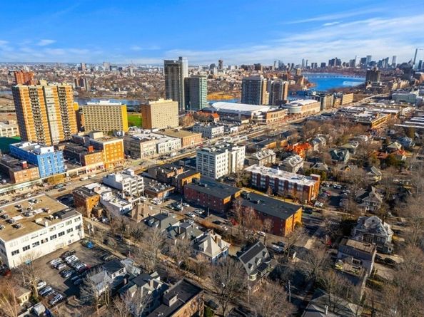 28 Winslow Rd, Brookline MA 02446