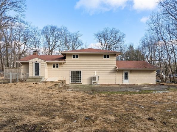 3 Mower St, Paxton MA 01612