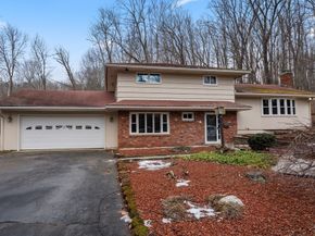 3 Mower St, Paxton MA 01612