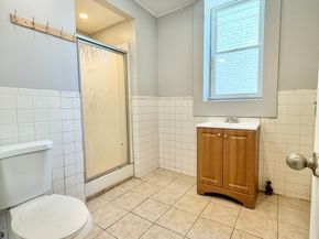 709 Main St, Worcester MA 01610