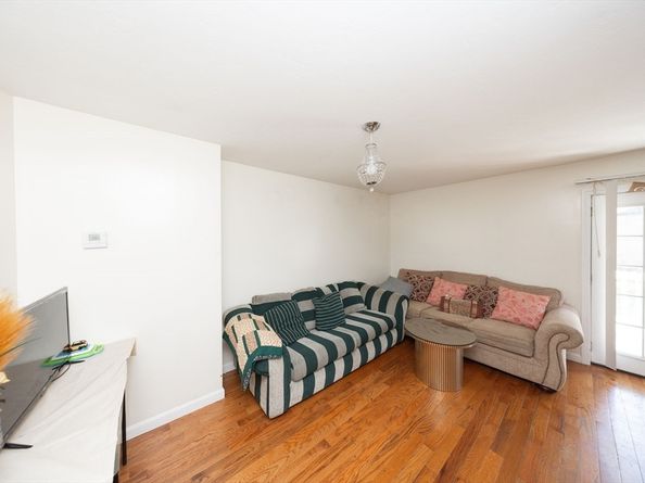 35 Houghton St, Worcester MA 01604