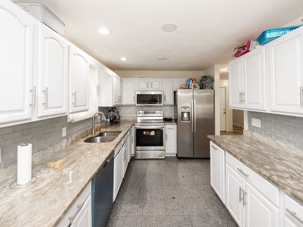 35 Houghton St, Worcester MA 01604