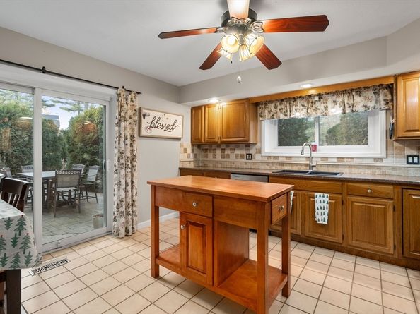 7 Gentry Ln 7, Uxbridge MA 01569